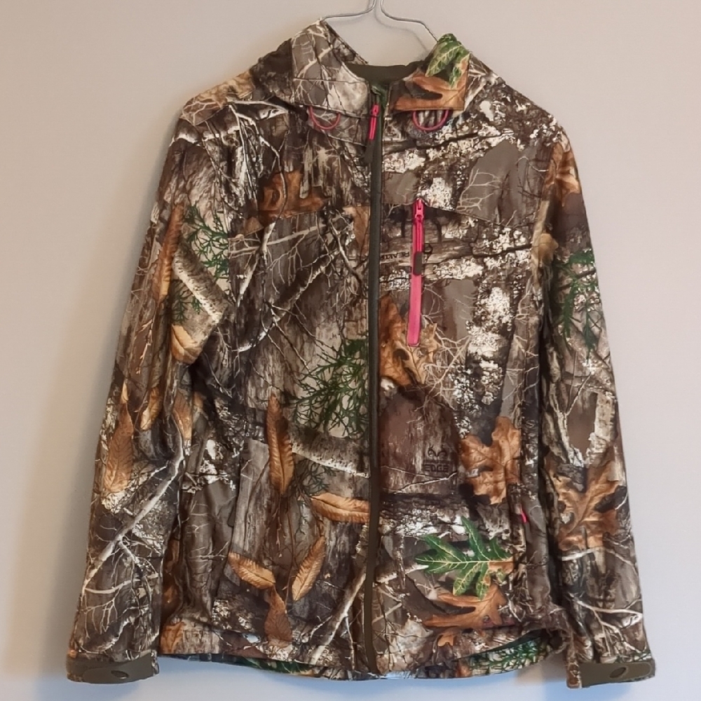 Realtree Camo Hooded Jacket with Pink Zipper Accents